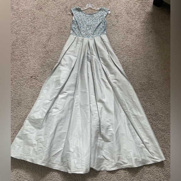 Gorgeous Aidan Mattox Prom Wedding Evening Gown Blue Gray Sequins Beads Size 4 - Picture 11 of 16